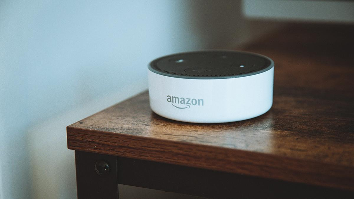 Amazon учит голосового помощника Alexa имитировать голоса других людей, даже умерших - Техно
