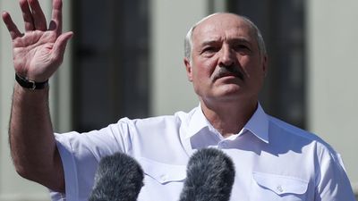 Лукашенко "змусив" російських окупантів наступати на Україну д*пою вперед