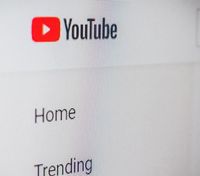 YouTube позначив канал із горрор-відео як "дитячий" і не дозволяє автору це змінити