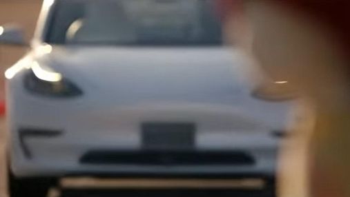 Автопілот Tesla тричі переїхав манекен дитини під час випробувань Автопілот Tesla тричі переїхав манекен дитини під час випробувань