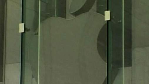 Сегодня празднует день рождения первый серийный компьютер Apple ІІ