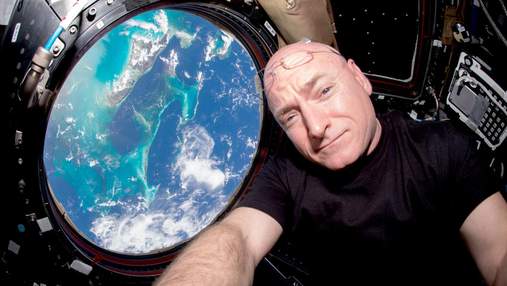 Астронавт зняв відео, як він бавиться у пінг-понг краплею води у космосі