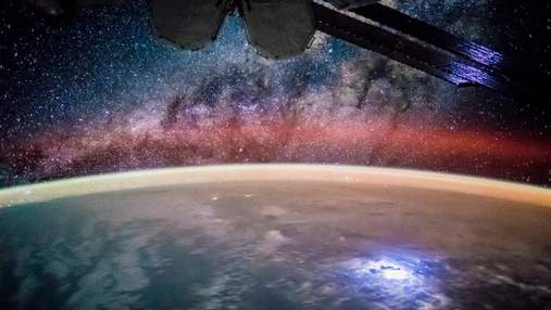 ТОП-10 захватывающих фото из космоса от NASA