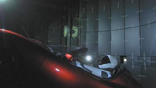 Ілон Маск запустив Tesla у космос: яка доля чекає на електрокар