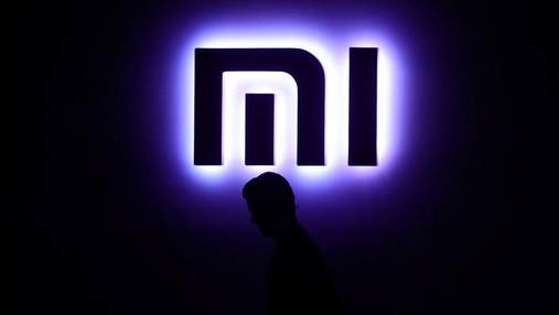 Новое фото Xiaomi Mi8 развенчало миф о размещении сканера отпечатков пальцев Новое фото Xiaomi Mi8 развенчало миф о размещении сканера отпечатков пальцев