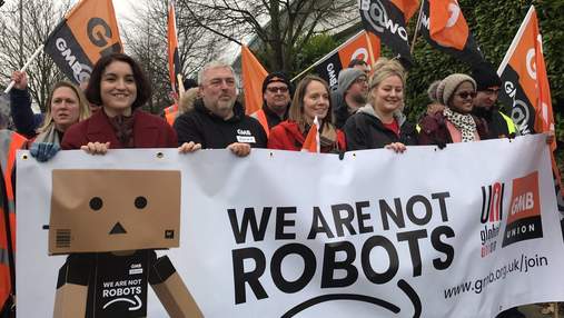 "Мы не роботы": более тысячи работников Amazon по всему миру вышли на страйк