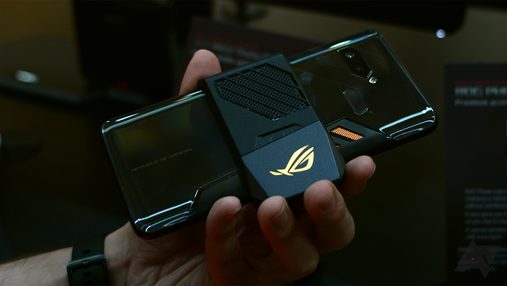 Неймовірний ігровий смартфон ASUS ROG Phone пройшов випробування на міцність: відео