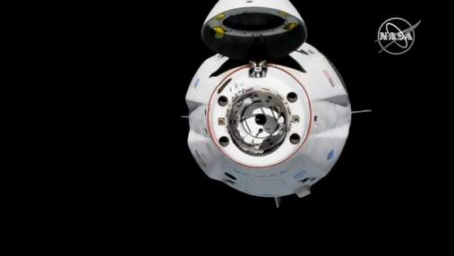 Космический корабль SpaceX успешно пристыковался к Международной космической станции