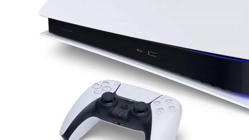 Опубліковано перше "живе" фото геймпада PlayStation 5 – він виглядає величезним