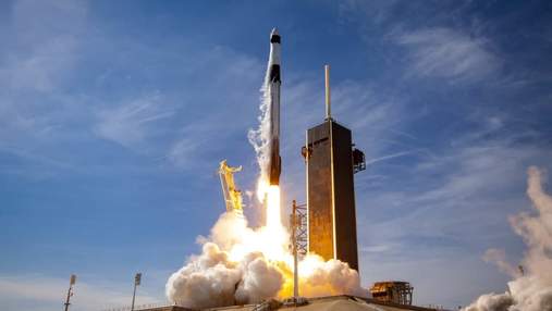 SpaceX запустила нову версію вантажного Dragon на МКС