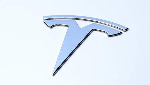 Почему Tesla не пострадала от дефицита чипов: Маск рассказал о хитрости компании Почему Tesla не пострадала от дефицита чипов: Маск рассказал о хитрости компании
