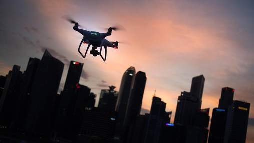 Влада ОАЕ заборонила польоти коптерів та малих літаків після нападу дронів на аеропорт